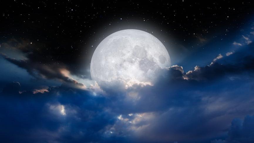 Ay: Dünya İçin Yaratılmış Gök Cismi